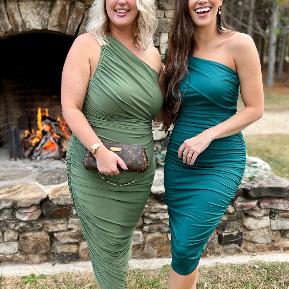 Green bodycon dress